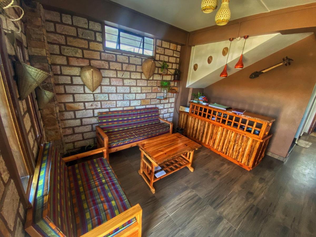 Aisha Guest House Bed & Breakfast Čérápuňdží Exteriér fotografie